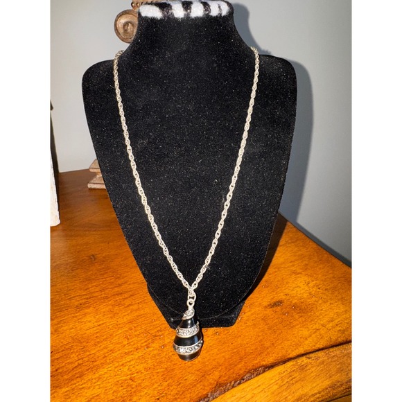 Jewelry - Silver Tone Rope Chain Necklace‎ Black Teardrop Pendant Rhinestone Accents